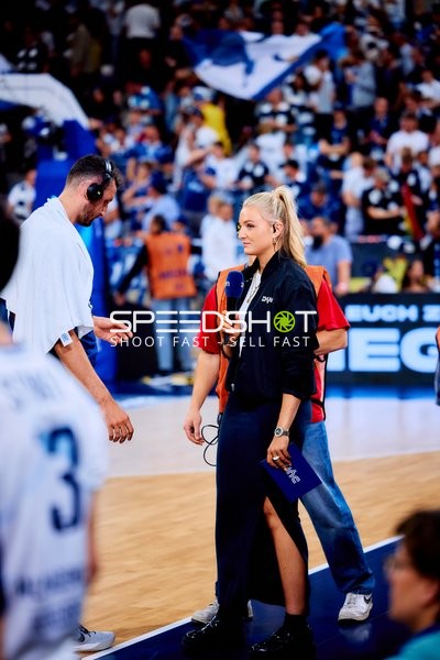 Interview auf dem Spielfeld