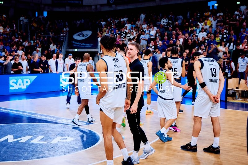 Jubel bei Chemnitz nach dem Spiel