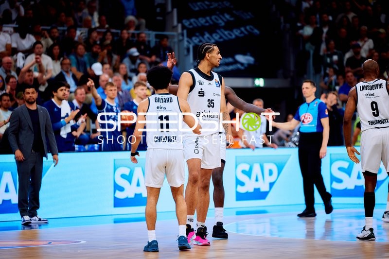 Spieler von Chemnitz auf dem Feld