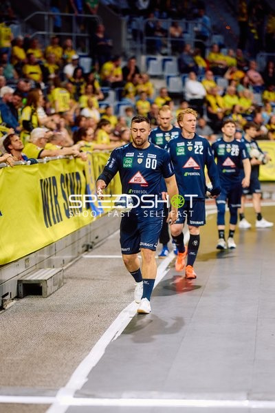 Ballkontrolle von Jannik Kohlbacher (80; Rhein Neckar Löwen)