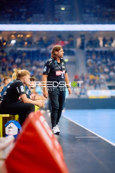 Coach gibt Anweisungen