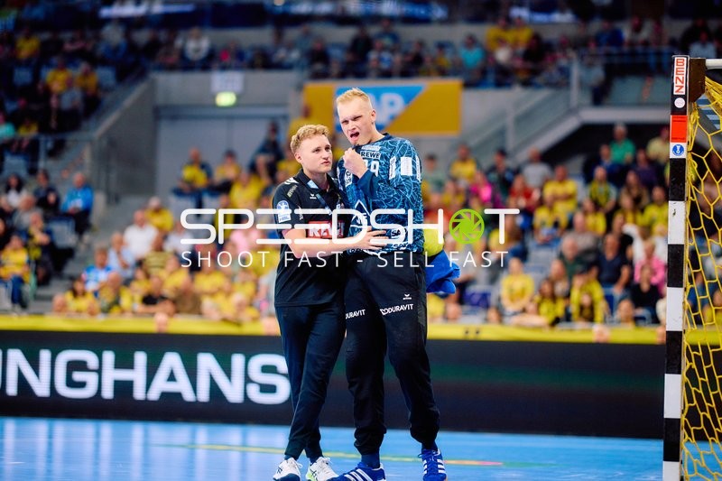 Tröstende Geste zwischen Spielern