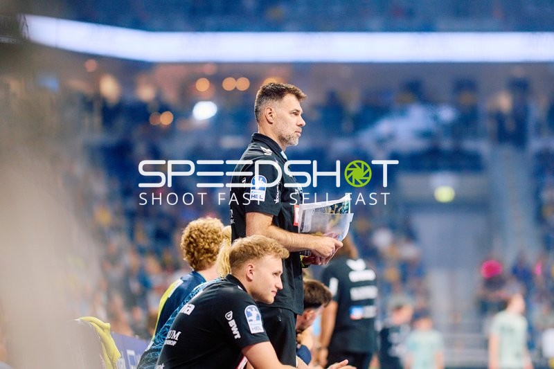 Coach gibt Anweisungen