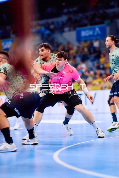 Halil Jaganjac (45, Rhein Neckar Löwen) verteidigt gegen Lukas Laube (24, TVB 1898 Stuttgart)