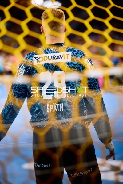 Torwart pariert den Ball