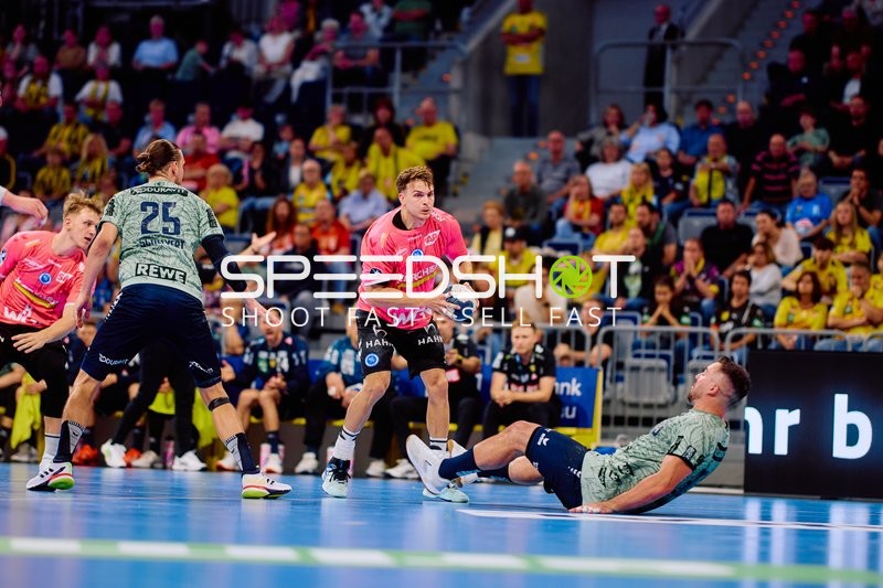 Pass von Nico Schöttle (8; TVB 1898 Stuttgart)