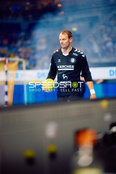 Torwart mit Ball in Hand