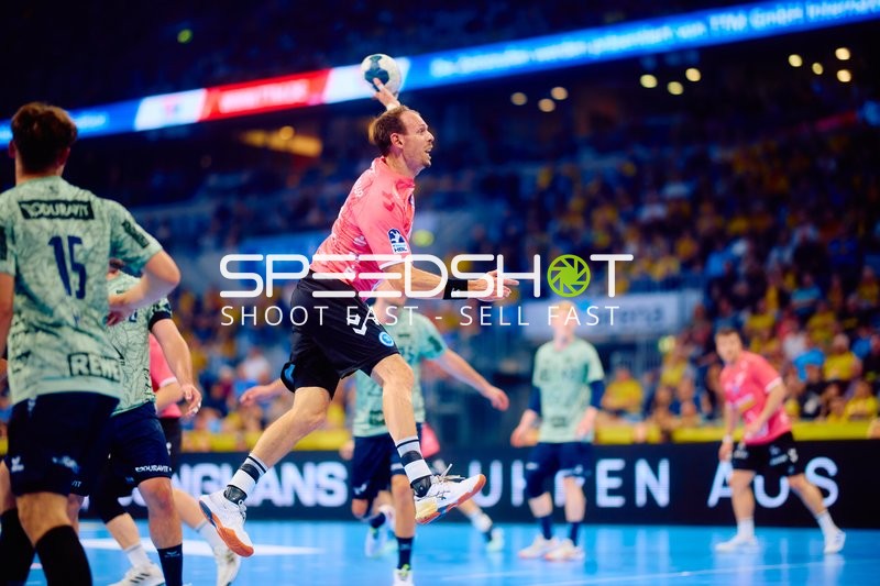 Wurf von Kai Häfner (34; TVB 1898 Stuttgart)