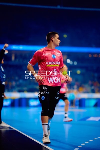 Spieler mit Ball in Aktion