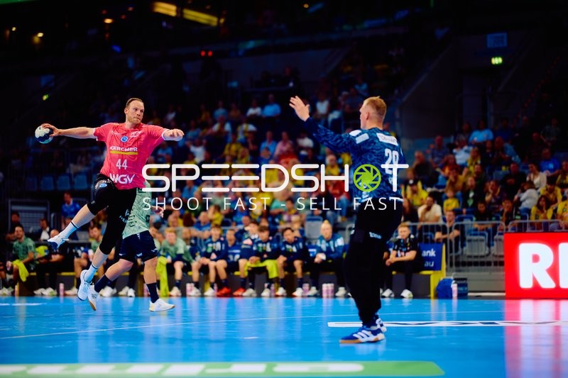 Spieler mit Ball in Aktion