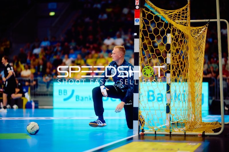 Torwart David Späth (29; Rhein Neckar Löwen) pariert im Spiel