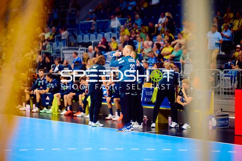 Trainerteam an Seitenlinie