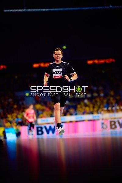 Schiedsrichter läuft