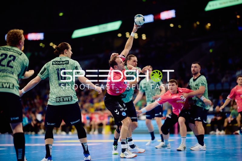 Lukas Laube (24, TVB 1898 Stuttgart) wirft