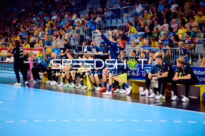 Trainerteam an Seitenlinie