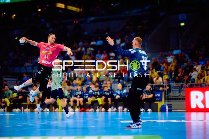 Spieler 44 wirft aufs Tor