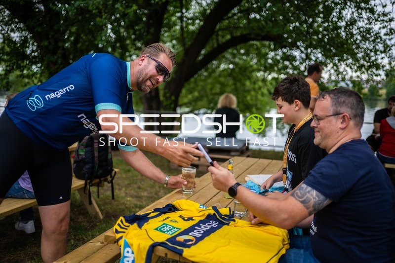 Autogrammstunde mit Vorstand