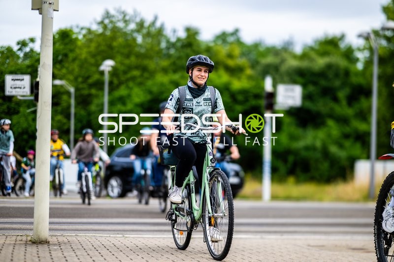 Fahrradfahrerin unterwegs