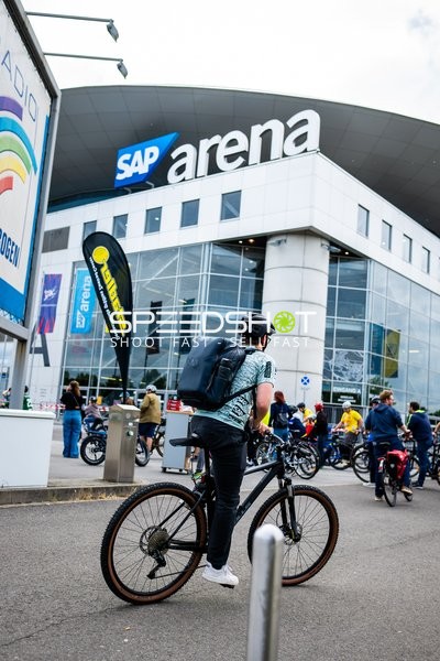 Handball-Halle im Weitwinkel
