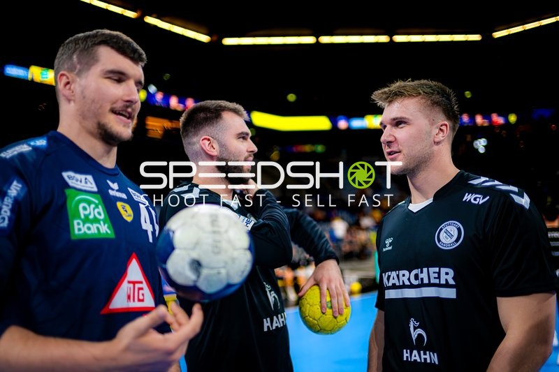 Spieler prellt Handball