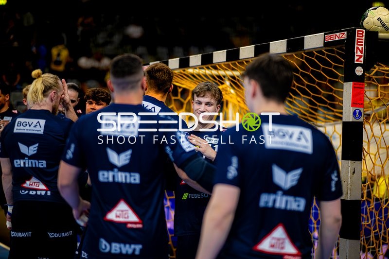 Kommunikative Geste am Tor