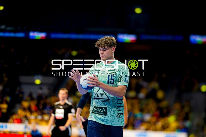 Wurf von David Móré (15; Rhein Neckar Löwen)