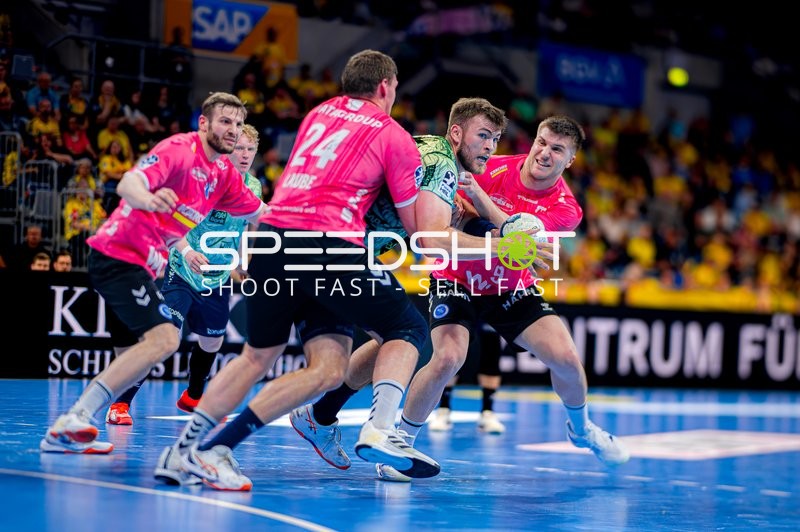 Ballbesitz und Verteidigung im Duell