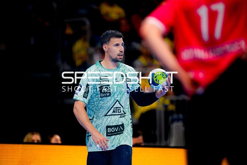 Ballkontrolle durch Spieler Nummer 5