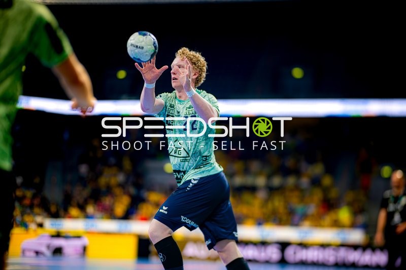 Spieler prellt den Ball