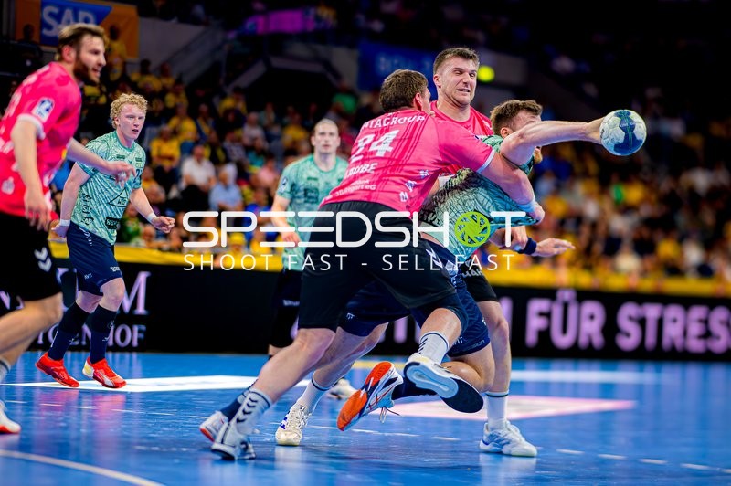 Ballaktion mit Verteidigung