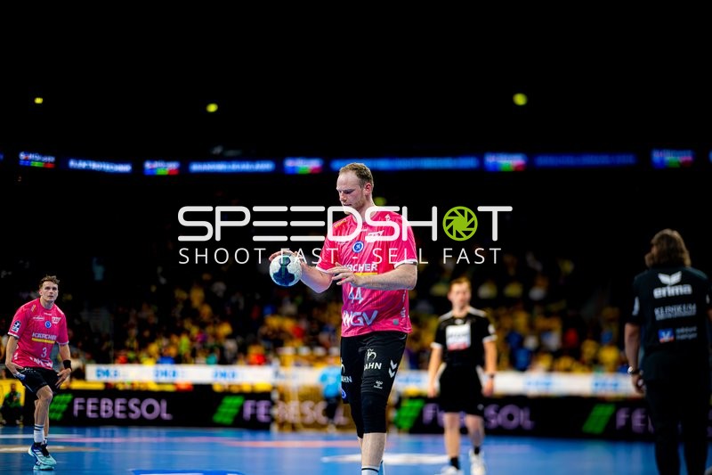 Ballkontrolle durch Spieler Nummer 44