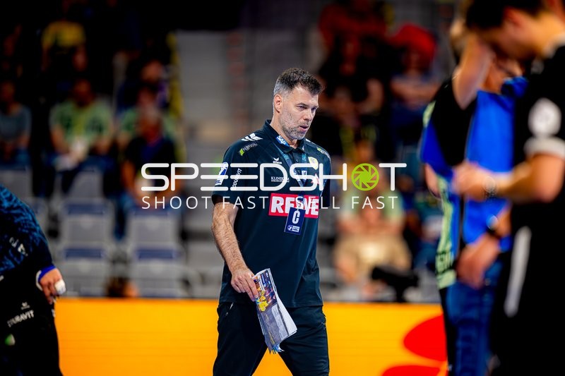 Coach gibt Anweisungen