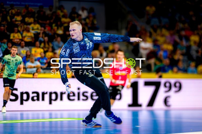 Torwurf von David Späth (29; Rhein Neckar Löwen)