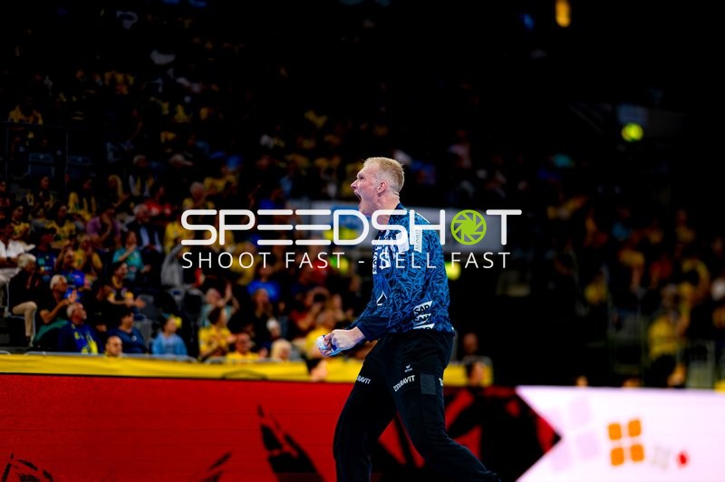 Torwart jubelt nach Treffer