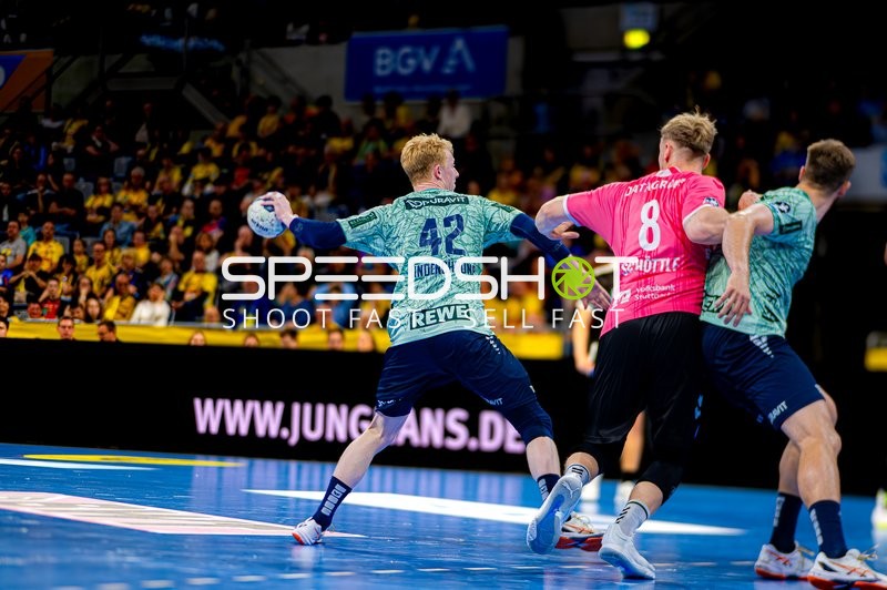 Pass von Nico Schöttle (8; TVB 1898 Stuttgart)