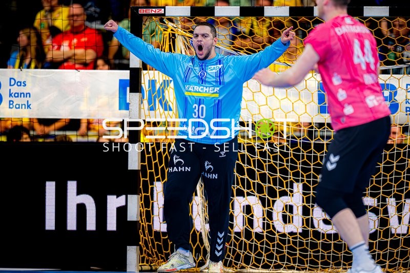 Torwartparade von Samir Bellahcene (30; TVB 1898 Stuttgart)