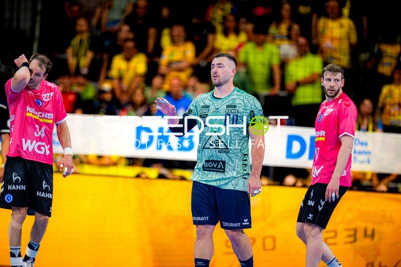 Verteidigungsszene mit Jannik Kohlbacher (80; Rhein Neckar Löwen)