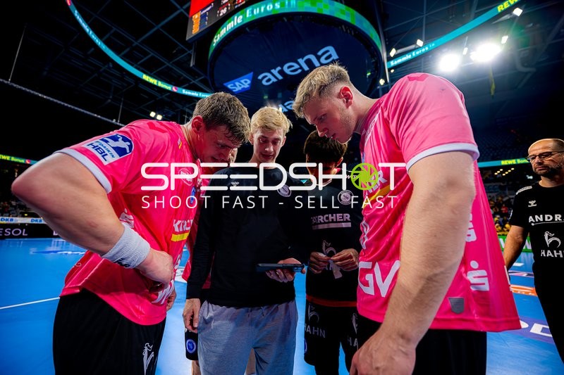 Team bespricht Taktik