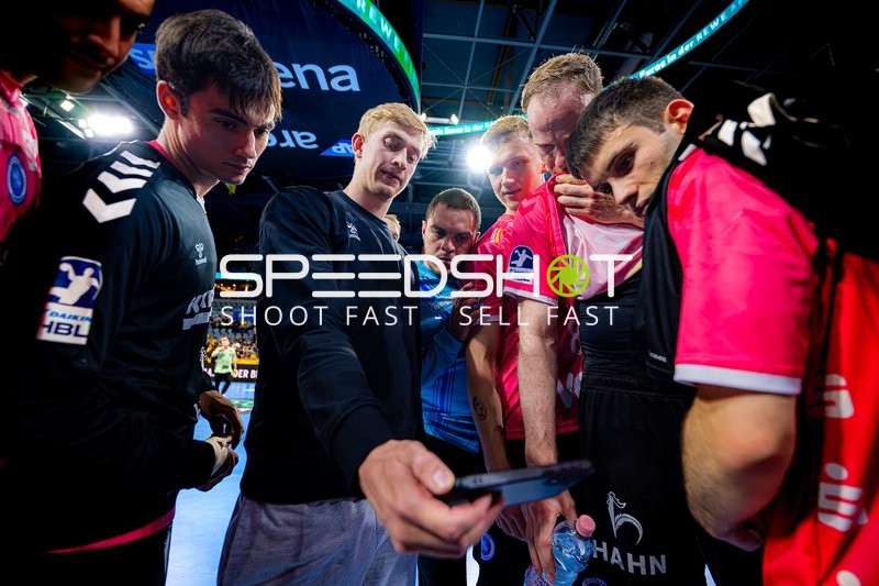 Team bespricht Taktik