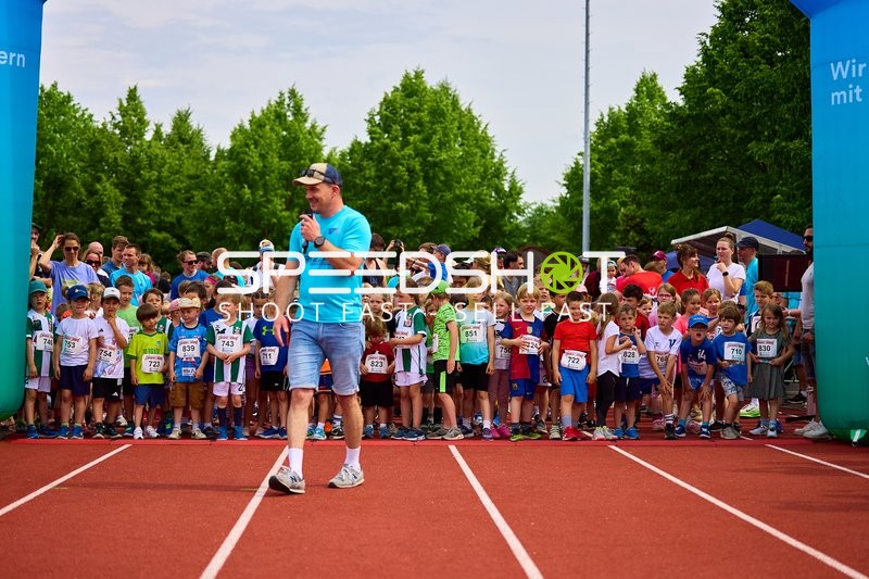 TVE Sommerlauf Edingen 2025: Kinder bereiten sich auf den Lauf vor