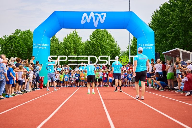 TVE Sommerlauf Edingen 2025: Start des Kinderlaufs am TVE Sportzentrum