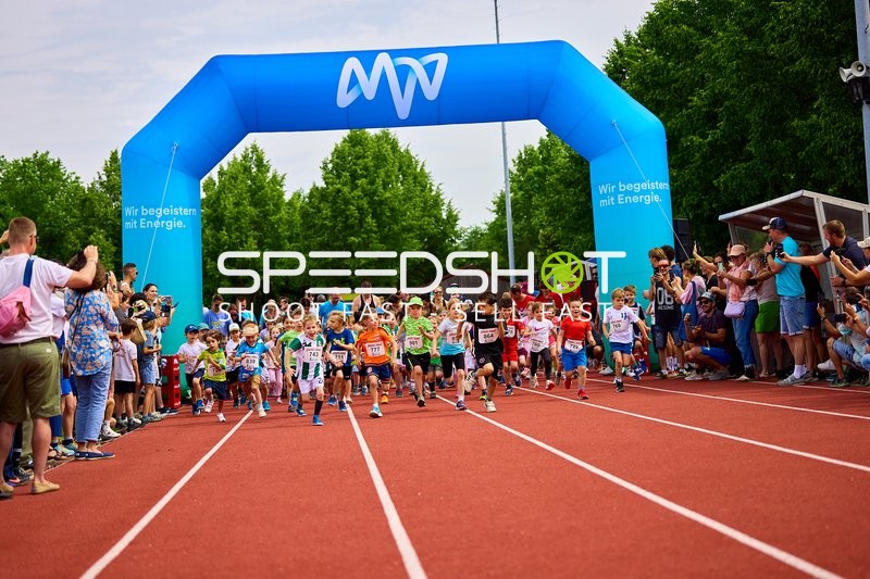 TVE Sommerlauf Edingen 2025: Start des Kinderlaufs am TVE Sportzentrum in Edingen.