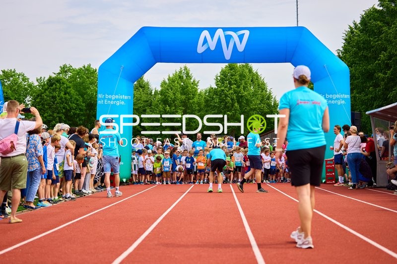 TVE Sommerlauf Edingen 2025: Start des Kinderlaufs am TVE Sportzentrum