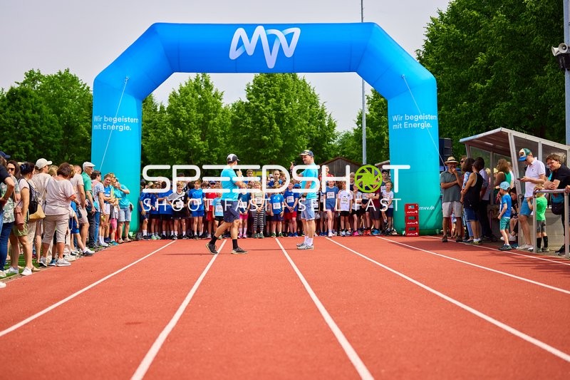 TVE Sommerlauf Edingen 2025: Start des Laufs am TVE Sportzentrum