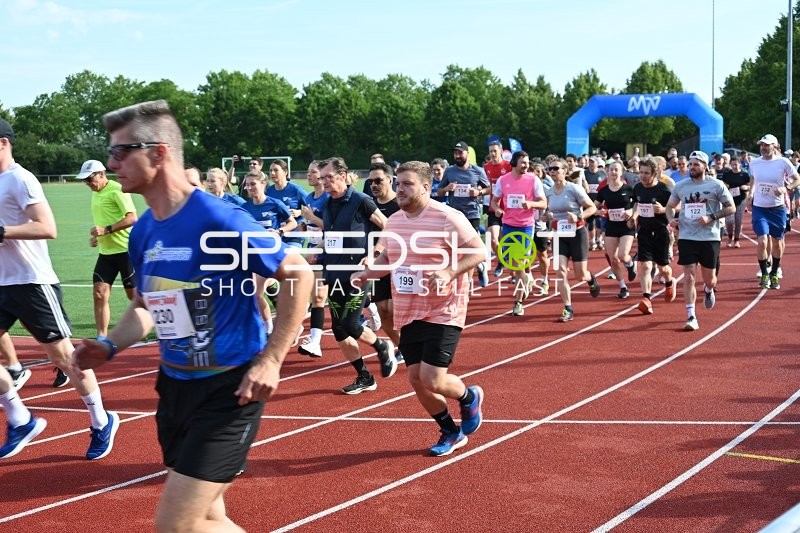 Gemeinsamer Start beim TVE Sommerlauf