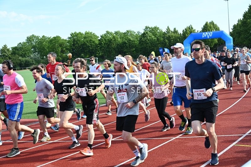 Gemeinsamer Start beim TVE Sommerlauf