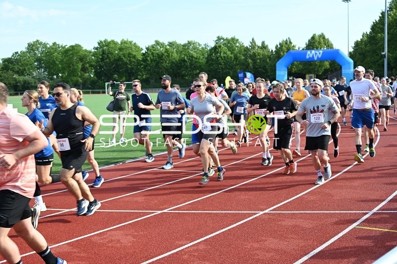 Gemeinsamer Start beim TVE Sommerlauf