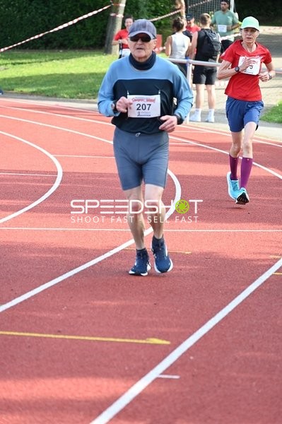 Läufer beim TVE Sommerlauf Edingen