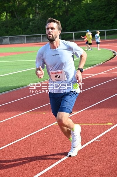 Läufer beim TVE Sommerlauf Edingen 2025