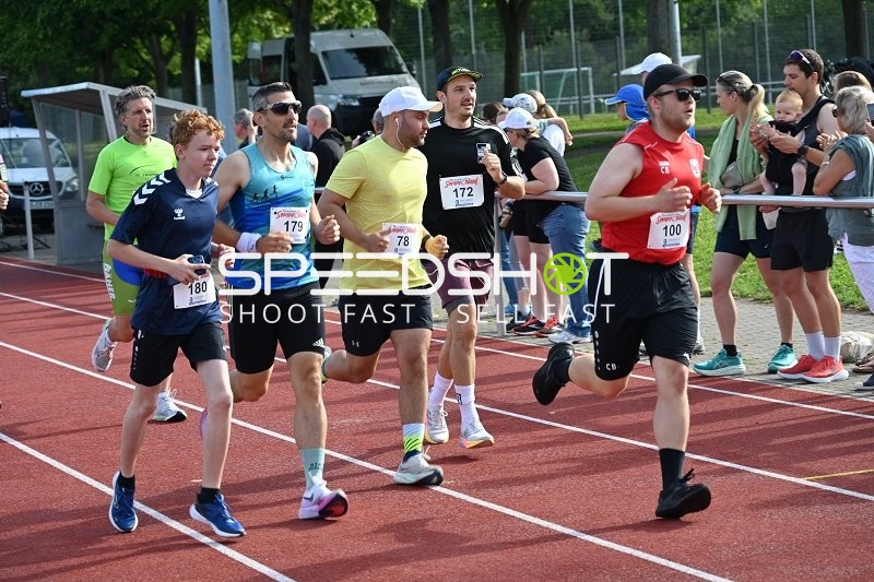 Läufer beim TVE Sommerlauf Edingen